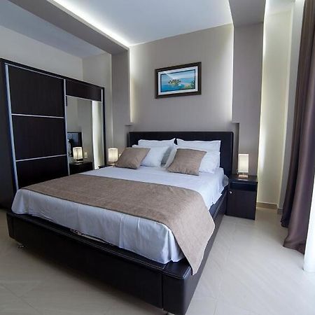 Hotel Zan Улцинь Екстер'єр фото