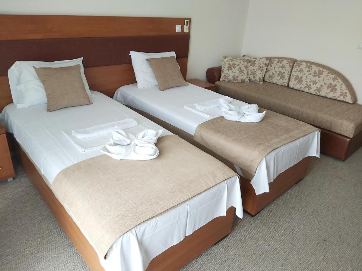 Hotel Zan Улцинь Екстер'єр фото