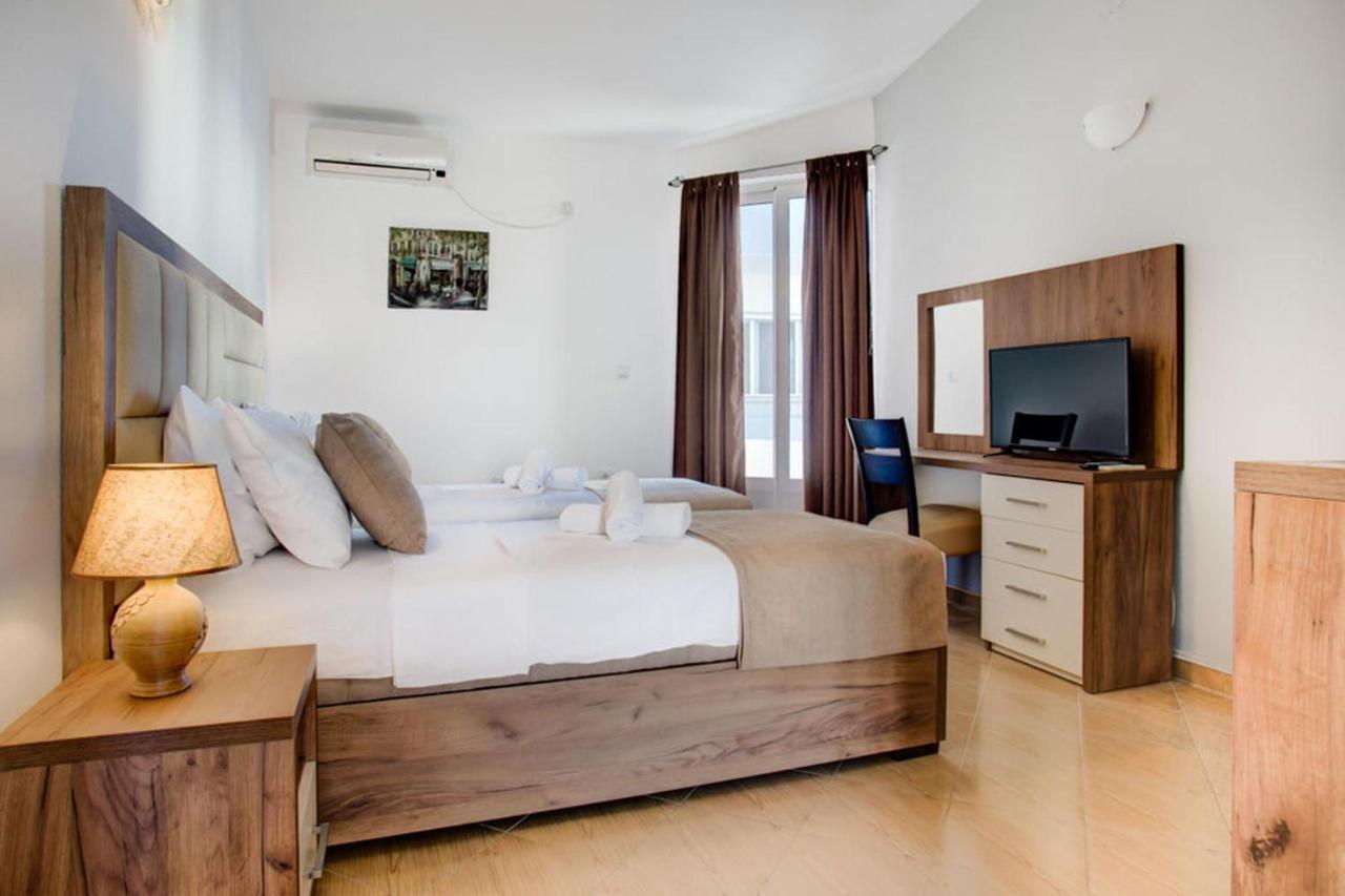 Hotel Zan Улцинь Екстер'єр фото