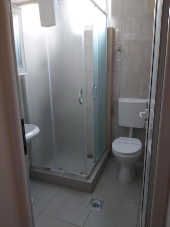 Hotel Zan Улцинь Екстер'єр фото