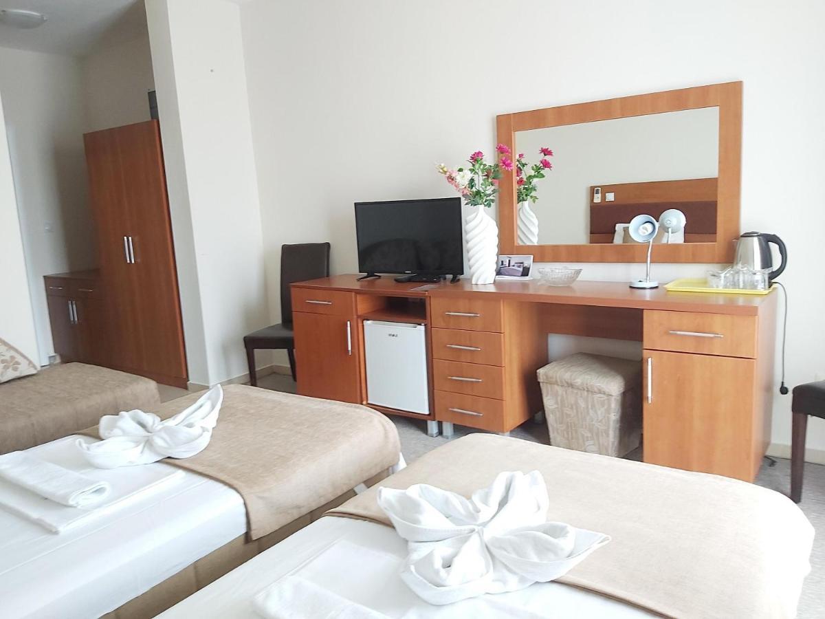 Hotel Zan Улцинь Екстер'єр фото