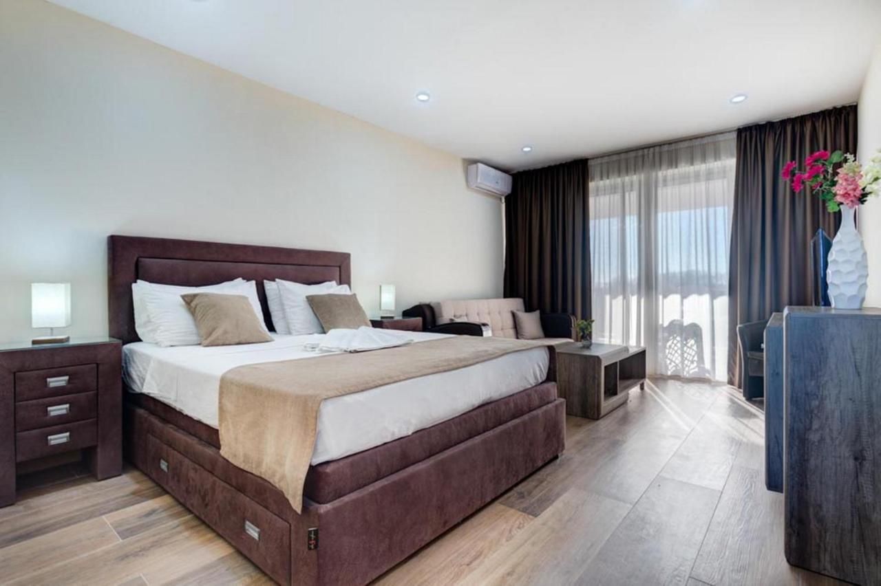 Hotel Zan Улцинь Екстер'єр фото