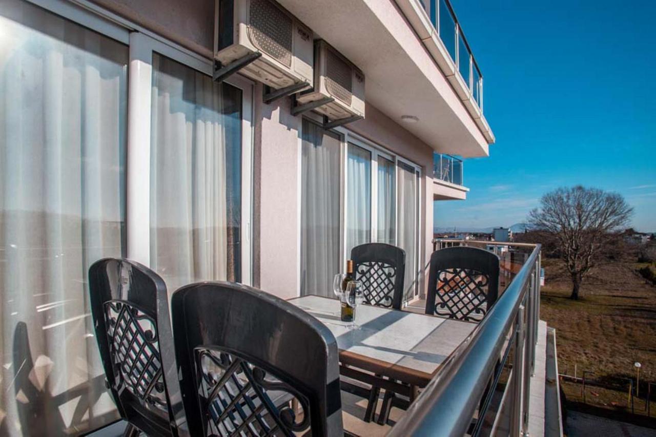 Hotel Zan Улцинь Екстер'єр фото