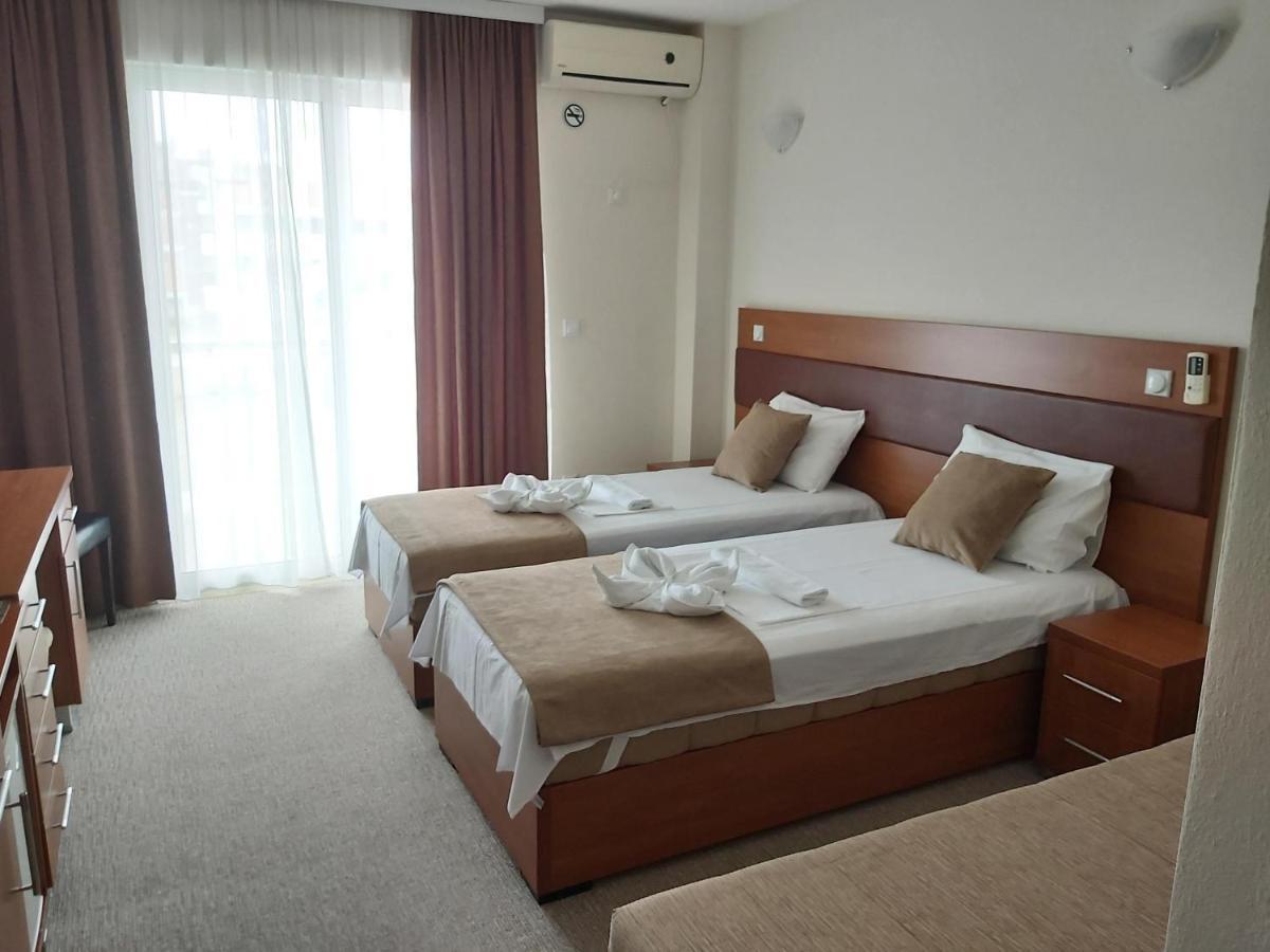Hotel Zan Улцинь Екстер'єр фото