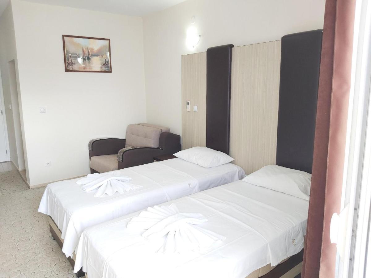 Hotel Zan Улцинь Екстер'єр фото