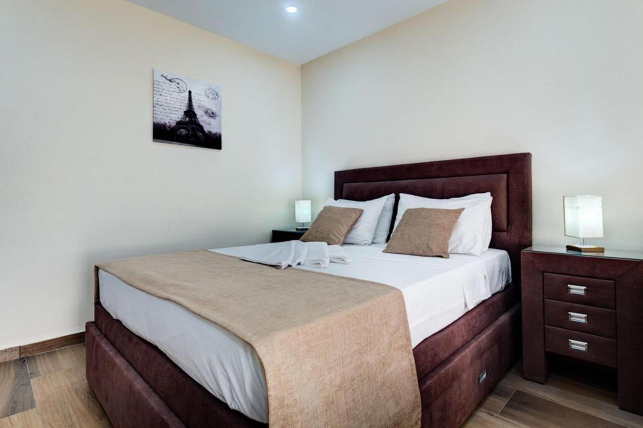 Hotel Zan Улцинь Екстер'єр фото