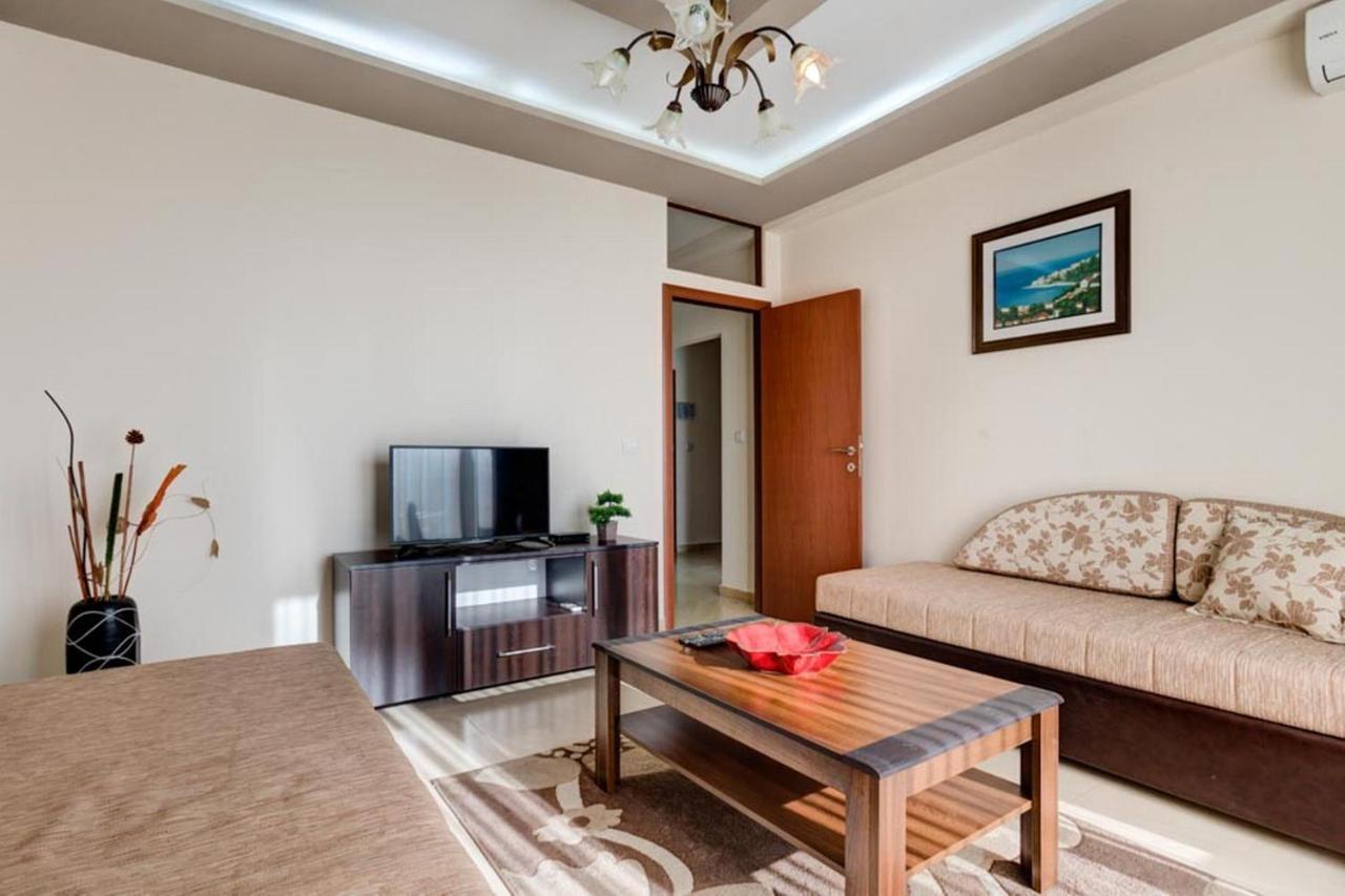 Hotel Zan Улцинь Екстер'єр фото