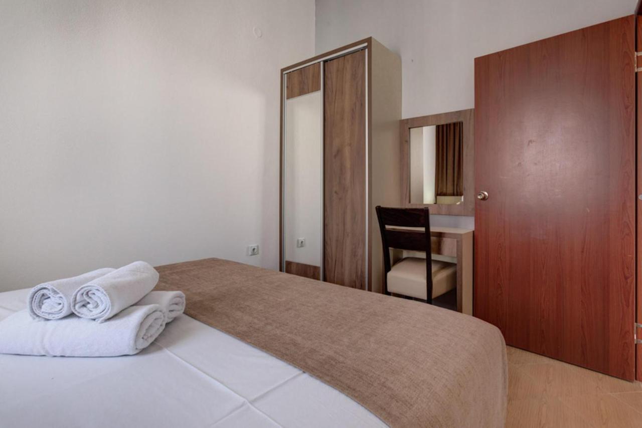 Hotel Zan Улцинь Екстер'єр фото