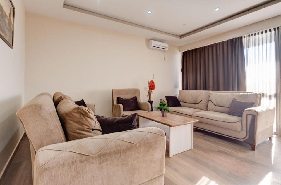 Hotel Zan Улцинь Екстер'єр фото
