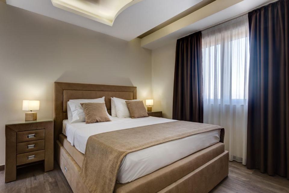 Hotel Zan Улцинь Екстер'єр фото